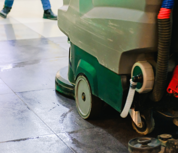 Vacature bij deurenfabriek in Zevenaar verwerkt binnen en buitendeuren. Je helpt bij de goederenontvangst en ruimt verpakkingsmateriaal op.