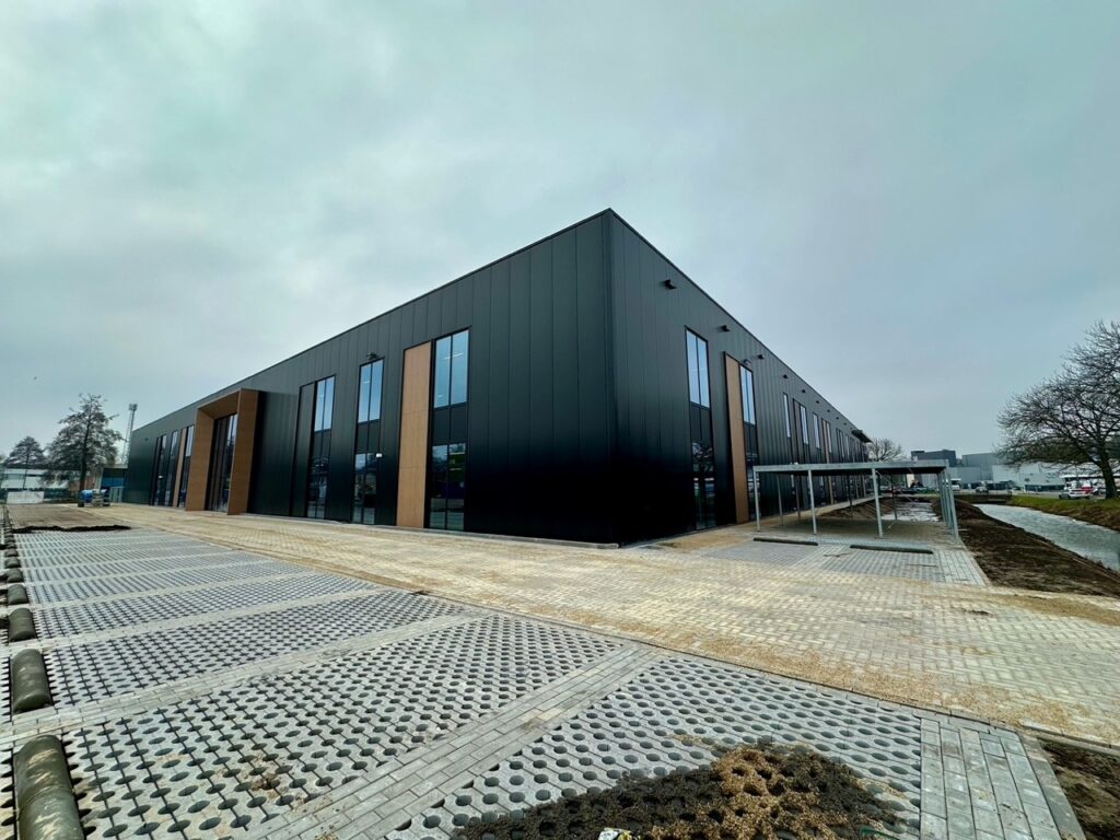 Scooterstalling in aanbouw 2