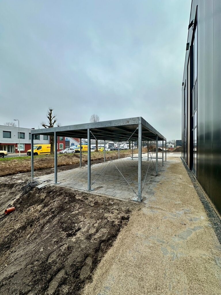 Scooterstalling in aanbouw