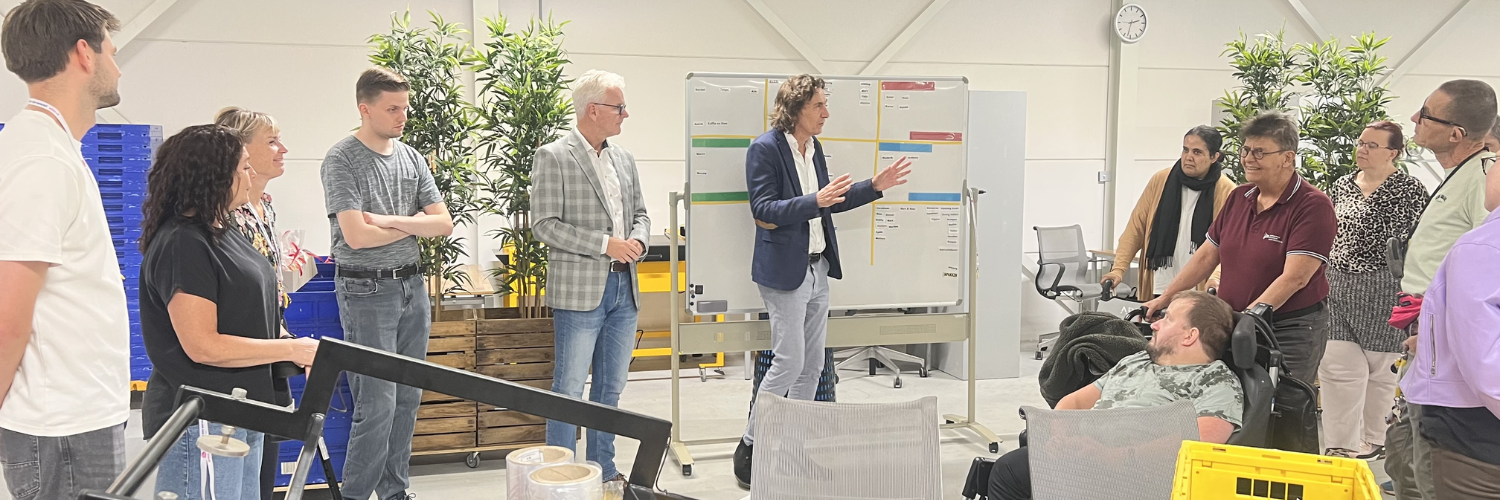 Siza zet zich dagelijks in voor mensen met een beperking. Met passende ondersteuning helpt Siza hen om mee te doen, zich te ontwikkelen en te groeien.