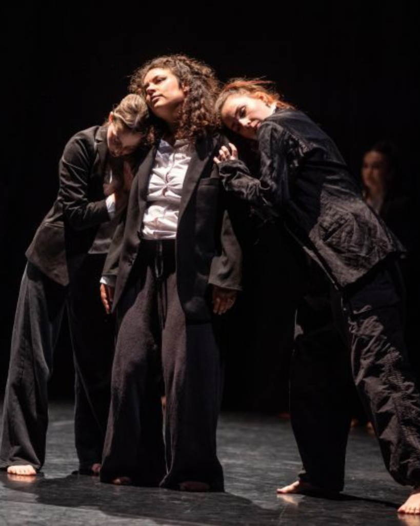 Scalabor Bruist bracht medewerkers, studenten van ArtEZ en Introdans samen in een inspirerende voorstelling vol talent, inclusie en verbinding.